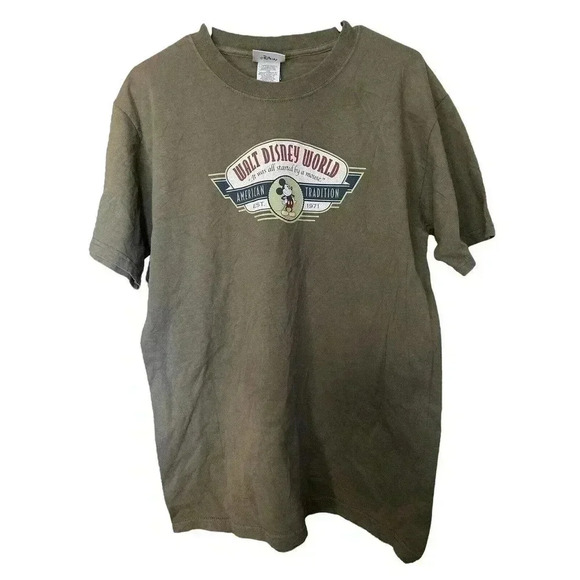 WALT DISNEY WORLD SIZE MEDIUM ARMY GREEN TEE WITH MICKEY - Picture 1 of 2